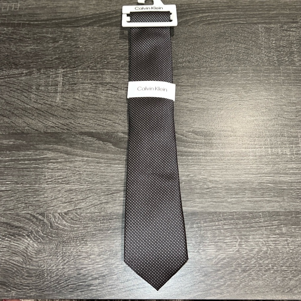 Calvin Klein necktie. NWT